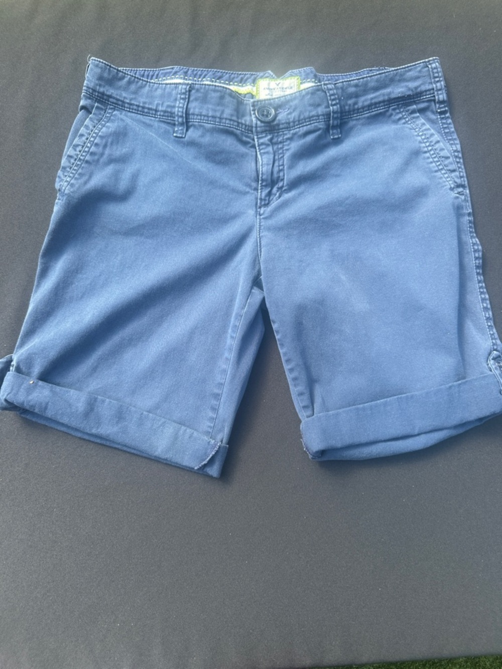 American Eagle Blue Chino Shorts Size 8 Cuffed Casual Summer
